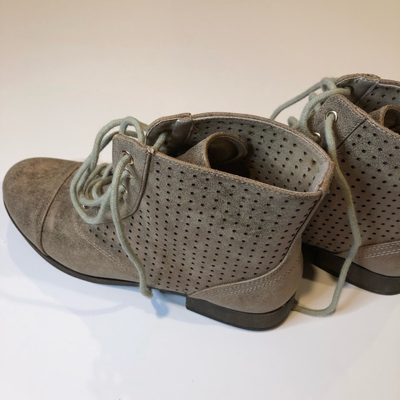 Quinn Combat Boots - Picture 8 of 8